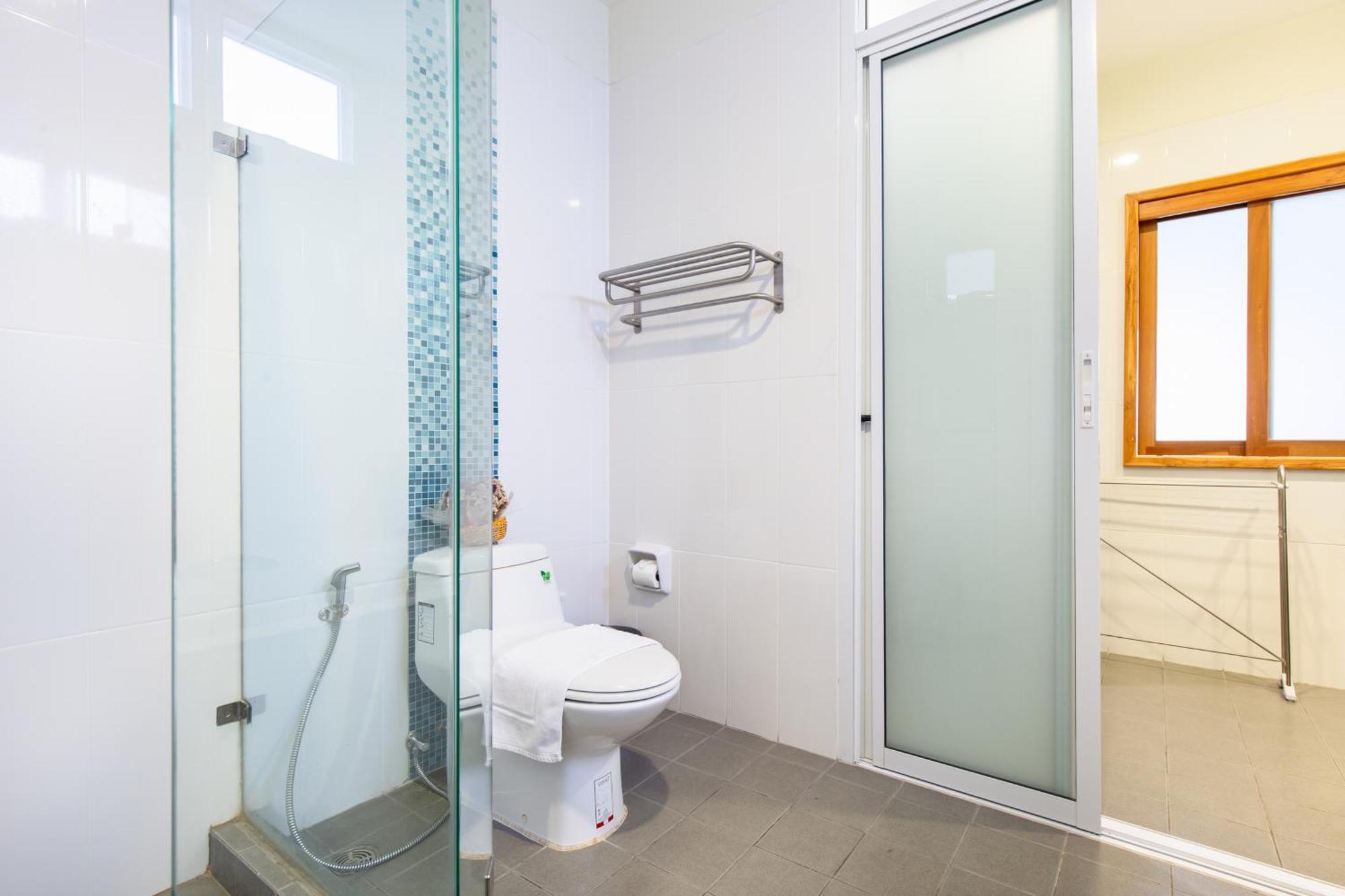 Kanchanaburi City Hotel Экстерьер фото