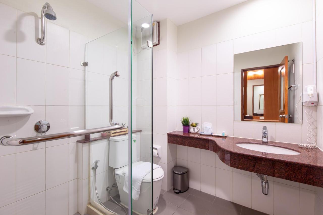 Kanchanaburi City Hotel Экстерьер фото
